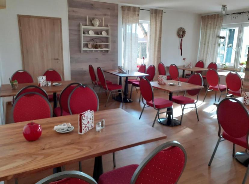 Landhaus Zum Mushof Hotel Wethen Buitenkant foto